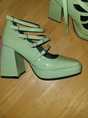 Daisy Street Mint Square-Toe Strappy Heels